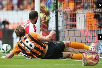 Stoke imbang 1-1 lawan 10 pemain Hull