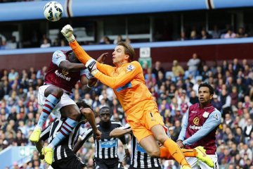 Aston Villa curi poin dari markas Newcastle 