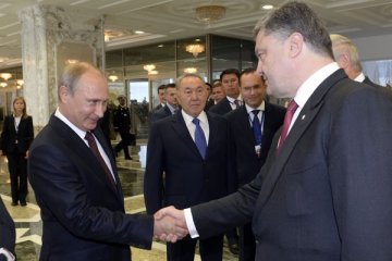 Putin-Poroshenko bahas upaya mengakhiri krisis Ukraina
