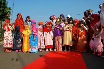 Lomba busana anak HUT RI ke-69