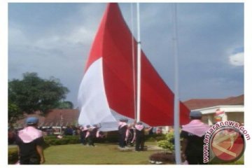 Bendera "Raksasa"