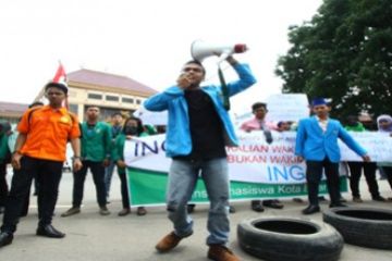 Demo Kinerja Anggota DPRD/Joko Sulistyo