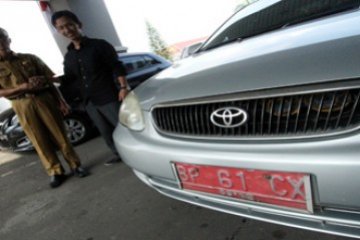 Kembalikan Mobil Dinas DPRD/Joko Sulistyo