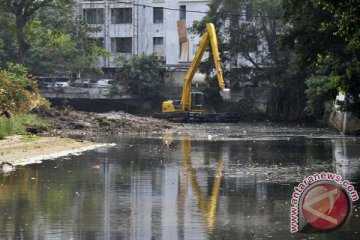 Dinas Kebersihan DKI siapkan ribuan personel banjir