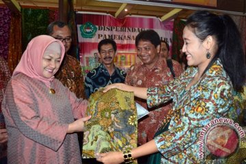 45 perajin unjuk tampil di Pameran Produk Unggulan Jatim