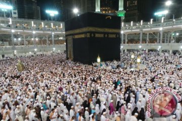 "Wartawan" minta uang ke jamaah haji di Masjidil Haram 