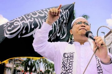 HTI: Khilafah ISIS tidak sah