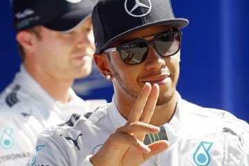 Hamilton pimpin pole position F1 Grand Prix Singapura