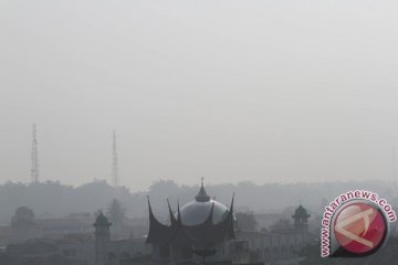 Sumbar dikepung asap dari Sumsel dan Kalimantan