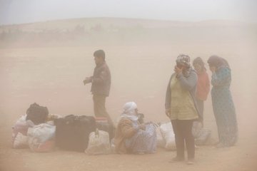 Pengungsi Suriah selamatkan diri dari IS ke Turki