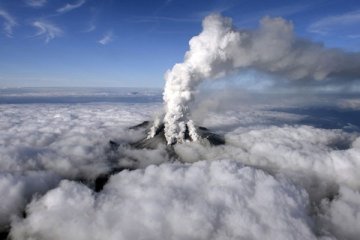 36 orang tewas dalam letusan gunung di Jepang
