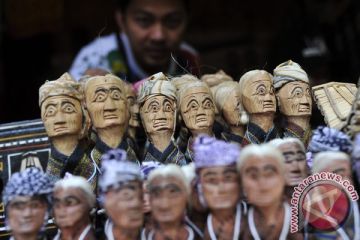 PATUNG TAU-TAU