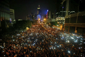 Hong Kong tiadakan pesta kembang api HUT Tiongkok