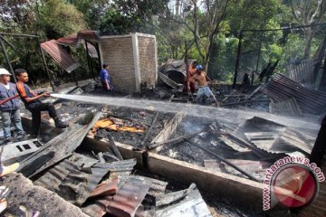 Kebakaran di Martapura Kalsel hanguskan tiga rumah