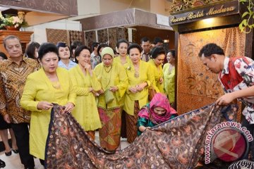 Ani Yudhoyono dorong pelestarian batik Indonesia
