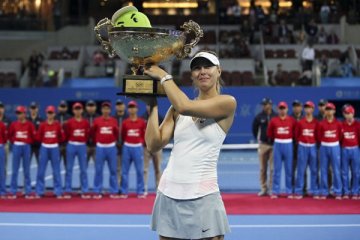 Sharapova melaju ke semifinal Wimbledon