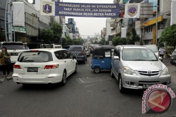 Ahok: parkir meter tingkatkan pendapatan daerah