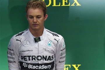Rosberg minta maaf setelah tabrakan dengan Hamilton
