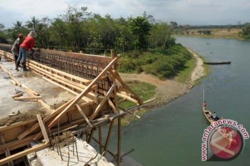 Pencarian korban tenggelam Sungai Bener Banyumas-Jateng dilanjutkan tim SAR