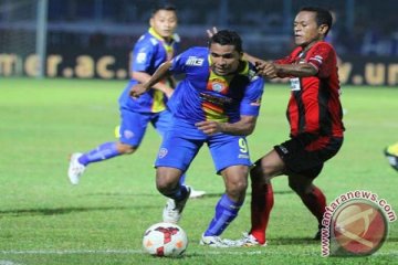 Persipura tumbangkan Arema 2-1