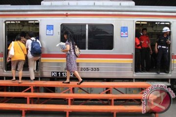 Jumlah penumpang KRL selama Lebaran naik 26 persen