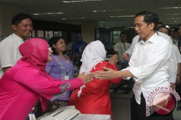 Jokowi berpamitan dengan pegawai di Balai Kota