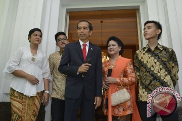 Perkenalkan anak-anaknya, Jokowi lupa umur