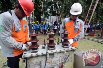 Petugas PT PLN desa terpencil diganjar bonus