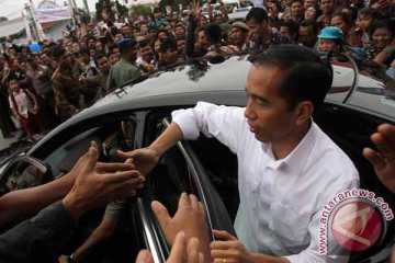 Jokowi: bangun jalan menuju relokasi pengungsi Sinabung