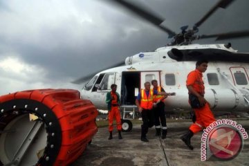 Helikopter bom air padamkan kebakaran hutan Riau