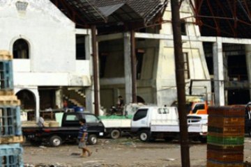 Revitalisasi Pasar Induk/Joko Sulistyo