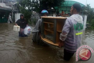Bulog Meulaboh terkurung banjir