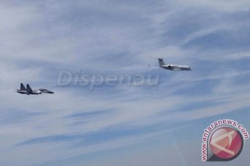 Sukhoi TNI AU kejar dan paksa mendarat jet asing 