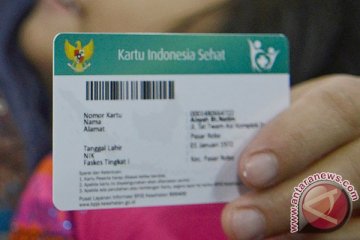 Pemkot Kendari bagikan 1.500 kartu sehat