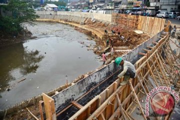 Ahok janjikan pengendalian banjir Jakarta lebih baik
