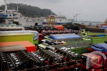 Pelabuhan Merak lengang