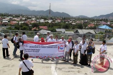 Setelah tsunami Aceh, Rosmidar "sang luka yang menyembuhkan"