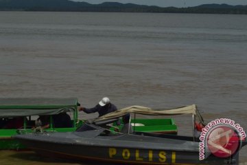 Perahu bawa 44 TKI ilegal karam di Johor