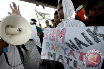 AKSI TOLAK KENAIKAN HARGA BBM 