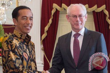 Presiden Jokowi bahas investasi dengan delegasi UE