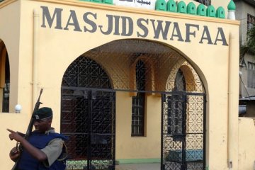 Polisi Kenya tangkap 109 orang di masjid, temukan bahan peledak