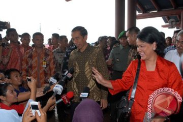 Jokowi hadiri wisuda Kaesang dengan biaya sendiri