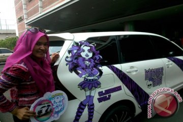 Idolakan Clawdeen Wolf berujung modifikasi mobil gratis