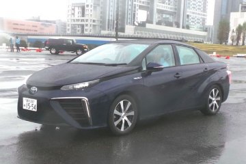 Toyota FCV Mirai emisinya cuma air
