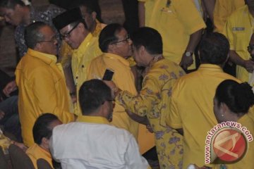 Dualisme kepemimpinan hancurkan Golkar