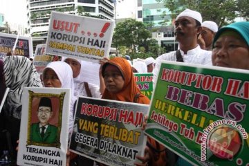 KPK periksa mantan anggota DPR terkait kasus haji