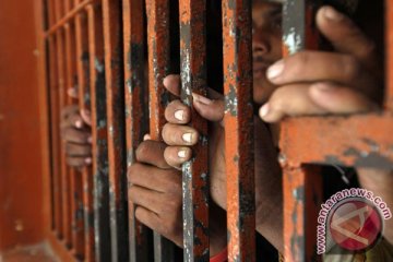 Ribuan orang serbu penjara untuk habisi pemerkosa