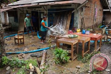 Banjir bandang Sungai Serayu terjang empat kabupaten