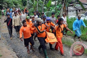 Korban longsor Banjarnegara terus bertambah