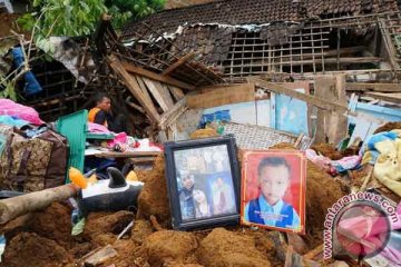 79 jenazah ditemukan, pencarian korban longsor dilanjutkan